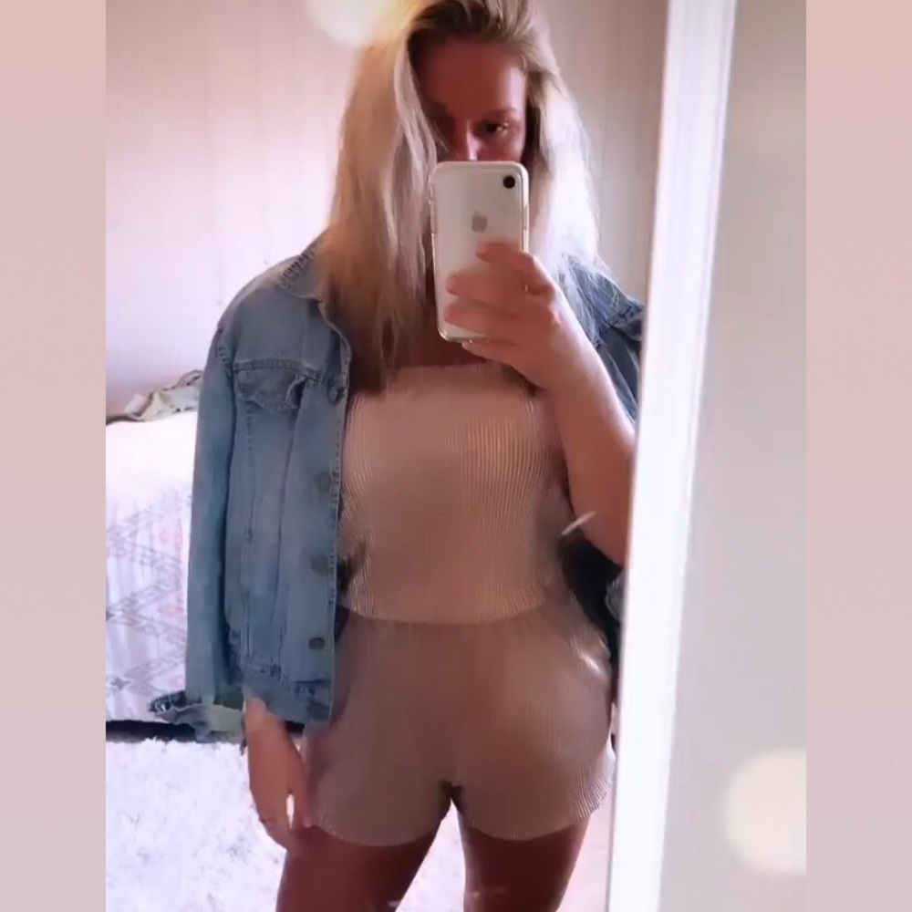 ✨ MOVING SALE! FINAL PRICE DROP Romper In Blush - Picture 4 of 4